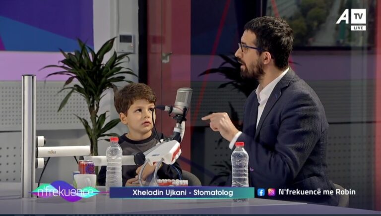 TAKIMI I PARË I FËMIJËVE ME DENTISTIN