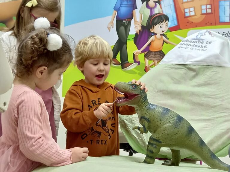 EDUKIMI PËR KUJDESIN NDAJ DHËMBËVE TEK FËMIJËT